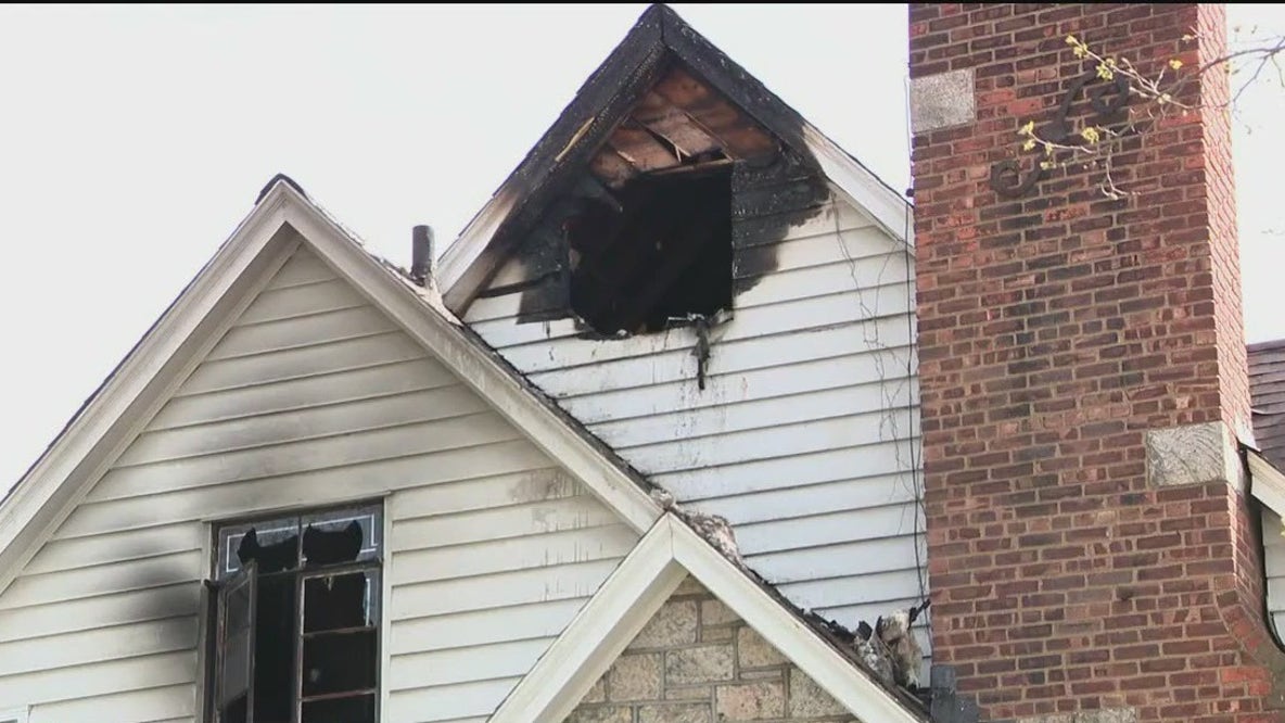 Fire inside Queens home leaves 3 dead